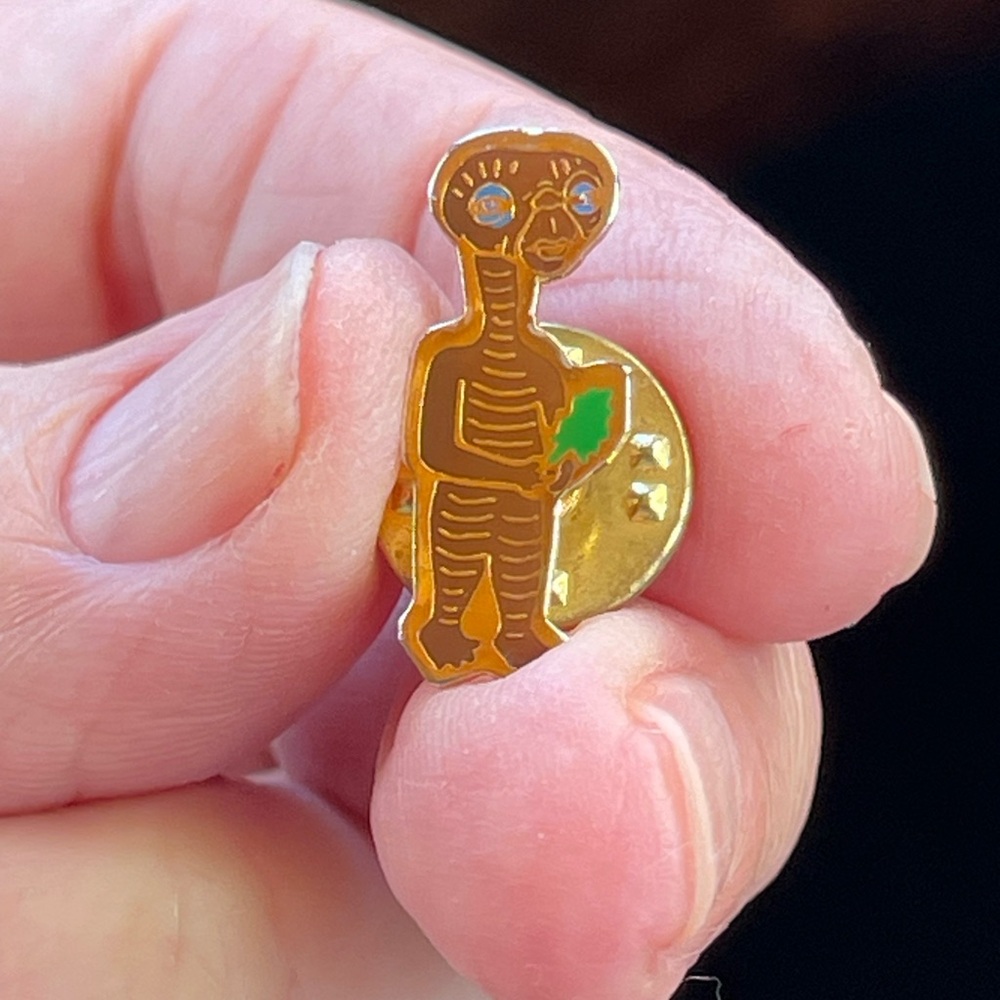 Rare! Vintage E.T. Collector's tack pin 80s enamel